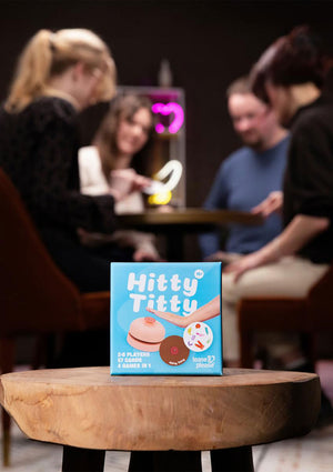 Jeu coquin Tease & Please Hitty Titty Card Game